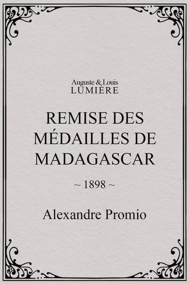 Remise des médailles de Madagascar
